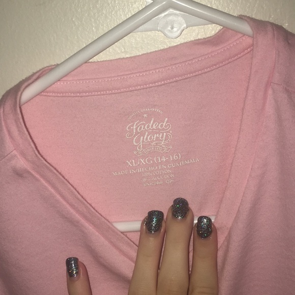 Pink basic V-Neck shirt - Picture 3 of 4